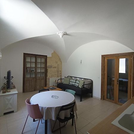 Dans Maison De Maitre, Appartement Independant. Montfrin ภายนอก รูปภาพ