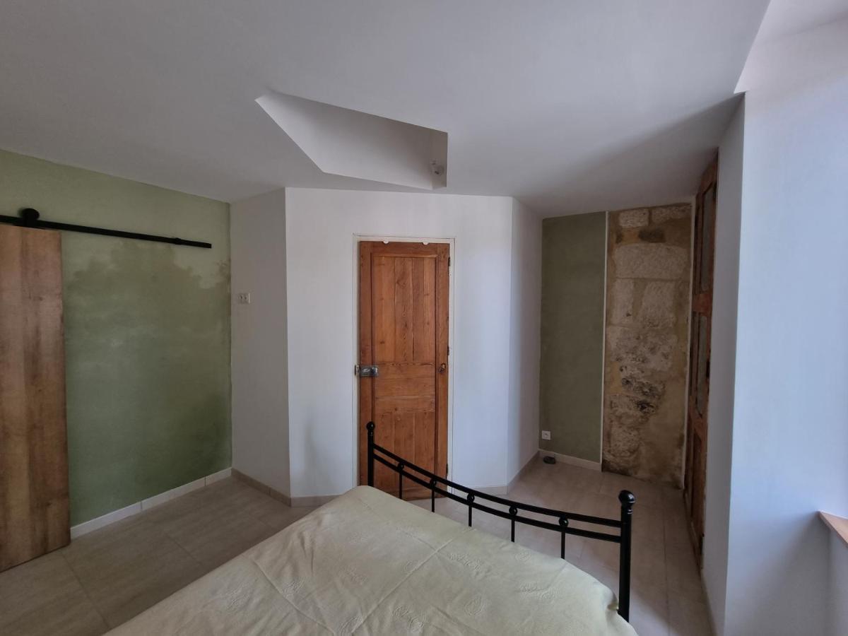 Dans Maison De Maitre, Appartement Independant. Montfrin ภายนอก รูปภาพ