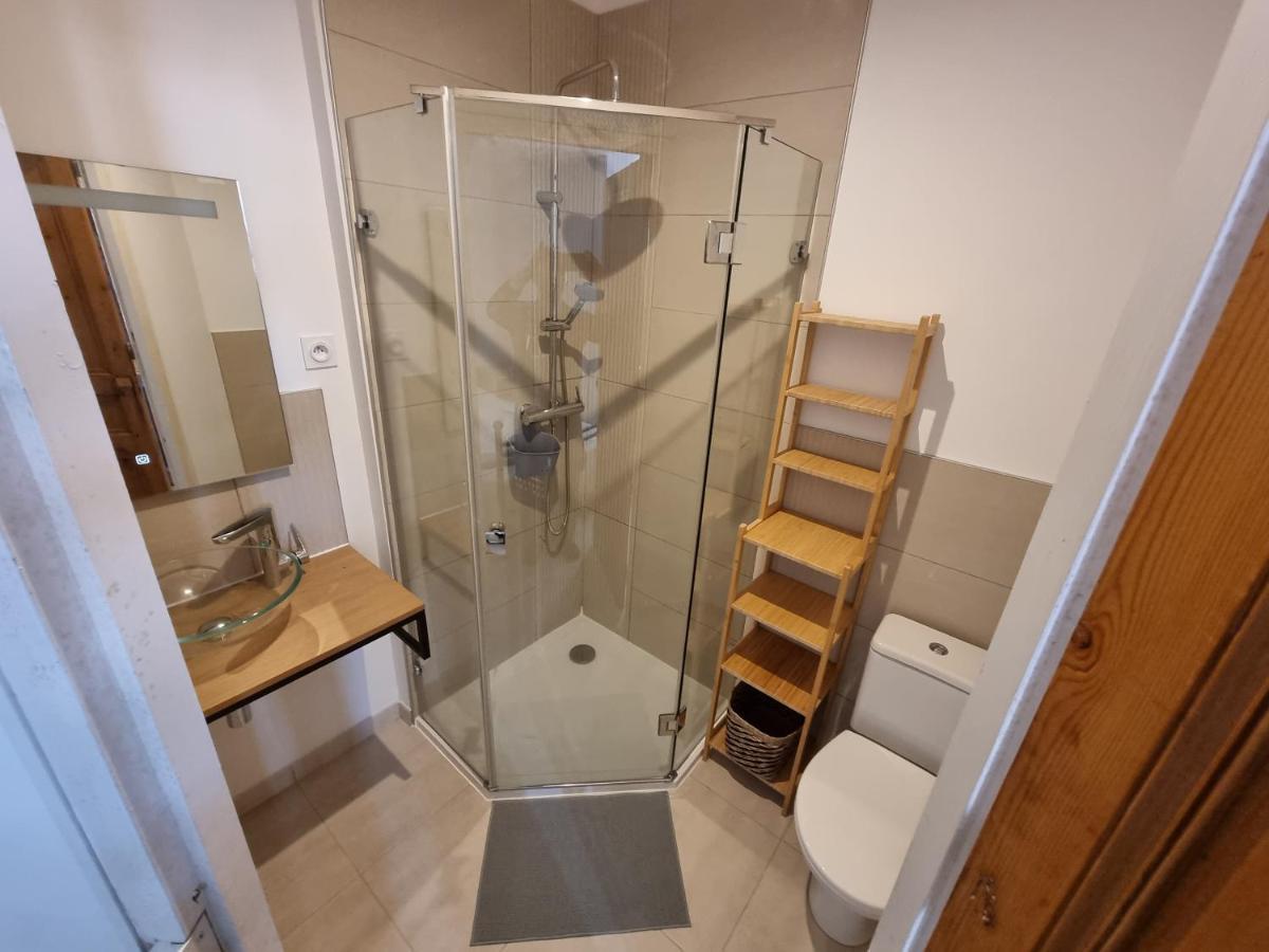Dans Maison De Maitre, Appartement Independant. Montfrin ภายนอก รูปภาพ