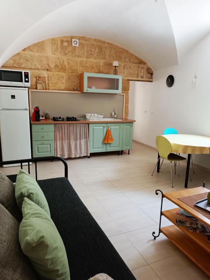 Dans Maison De Maitre, Appartement Independant. Montfrin ภายนอก รูปภาพ